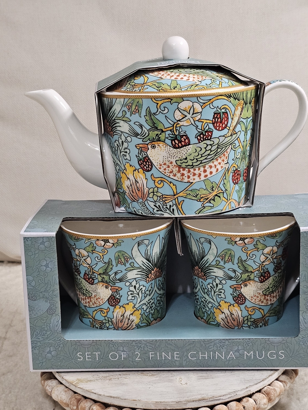 The Leonardo Collection William Morris Strawberry Thief Tea Pot And 2 Mags - Picture 2 of 9